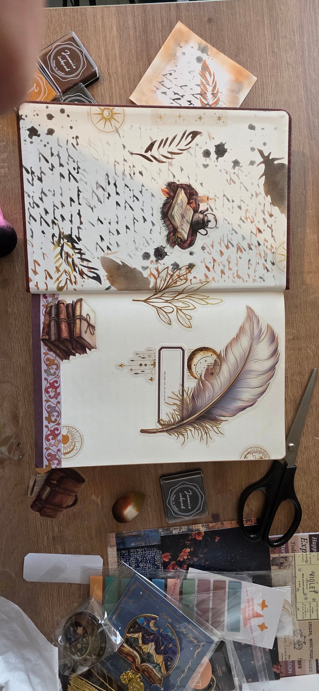 Vintage Feather Pen Set